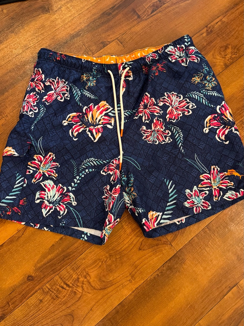 Tommy Bahama Navy Swim Trunks with Pink & Orange Floral Print men’s large EUC